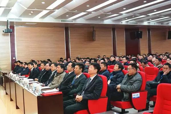 【新时代新篇章】 郑州幸运彩重型装备有限公司揭牌庆典盛大举办